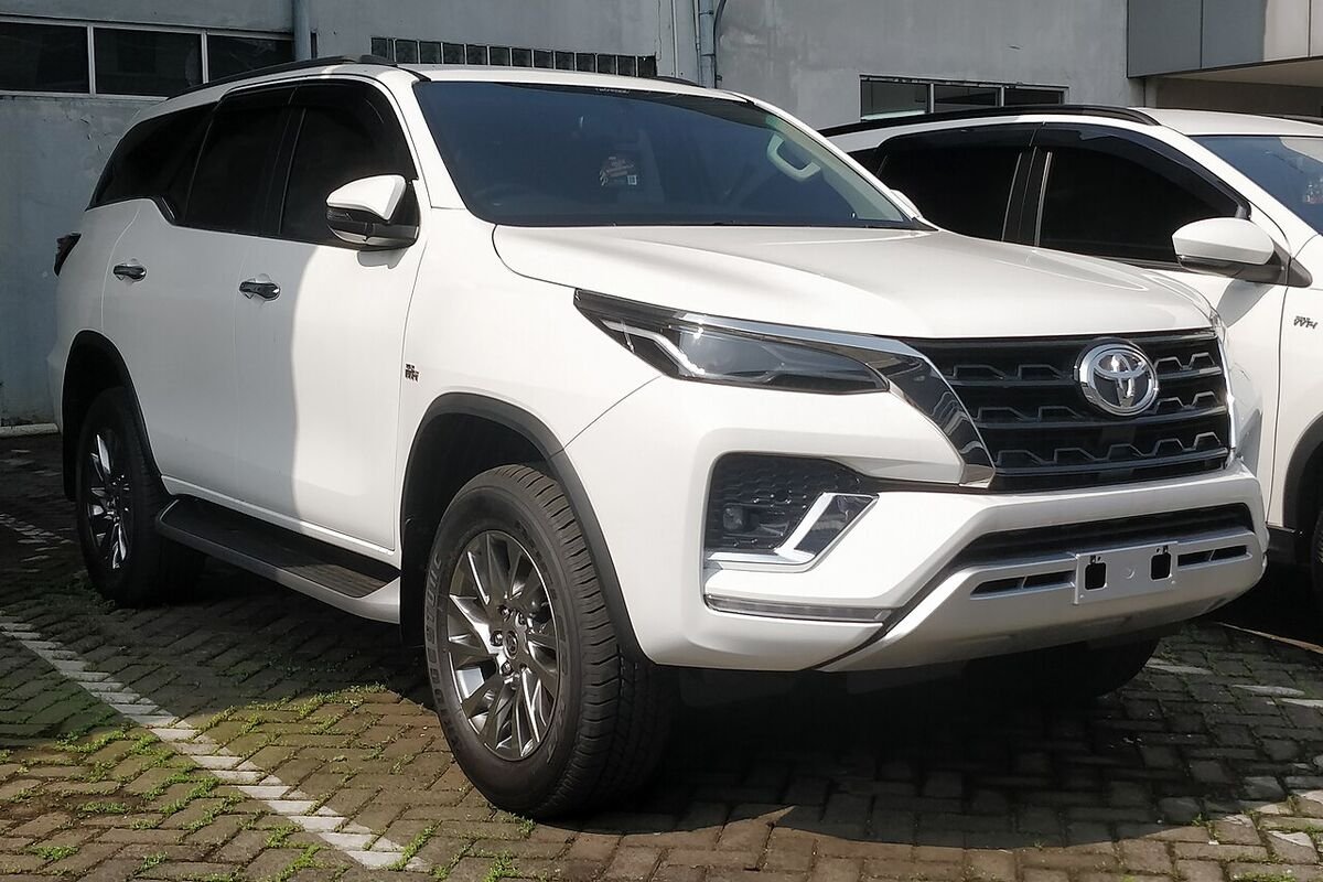 Toyota Fortuner Legender rental in Goa